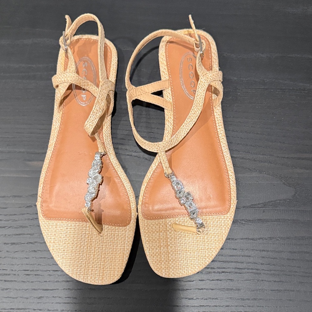 Scoop Tan Sandals with Silver Accents